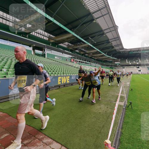 13.09.2026 - 21. swb-Marathon Bremen Michael Burmester http://msf.ph/oto/10299234 13.09.2026 10:36:23 Laufen im Stadion 10092, 10093, 10144, 10152, 10153, 10154, 10160, 10173, 10175, 10181, 10182, 10186, 10187, 10195, 10198, 10237, 10245, 10251, 10257, 10263, 10272, 10275, 10278, 10291, 10296, 10306, 10309, 10327, 10331, 10332, 10338, 10357, 10377, 10382, 10390, 10403, 10409, 10411, 10420, 10427, 10429, 10439, 10473, 10477, 10481, 10492, 10497, 10500, 10528, 10531, 10560, 10569, 10607, 10613, 10617, 10633, 10636, 10647, 10648, 10659, 10671, 10672, 10715 meine-sportfotos.de