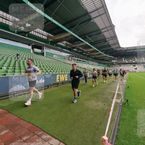 13.09.2026 - 21. swb-Marathon Bremen Michael Burmester http://msf.ph/oto/10299253 13.09.2026 10:36:28 Laufen im Stadion 10092, 10093, 10144, 10152, 10153, 10154, 10160, 10173, 10175, 10181, 10182, 10186, 10187, 10195, 10198, 10237, 10245, 10251, 10257, 10263, 10272, 10275, 10278, 10291, 10296, 10306, 10309, 10327, 10331, 10332, 10338, 10357, 10377, 10382, 10390, 10403, 10409, 10411, 10420, 10427, 10429, 10439, 10444, 10473, 10477, 10481, 10492, 10497, 10500, 10516, 10528, 10531, 10560, 10569, 10607, 10613, 10617, 10633, 10636, 10647, 10648, 10659, 10663, 10671, 10672, 10715 meine-sportfotos.de