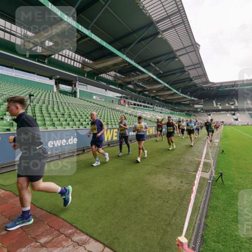 13.09.2026 - 21. swb-Marathon Bremen Michael Burmester http://msf.ph/oto/10299256 13.09.2026 10:36:29 Laufen im Stadion 10092, 10093, 10144, 10152, 10153, 10154, 10160, 10173, 10175, 10181, 10182, 10186, 10187, 10195, 10198, 10237, 10245, 10251, 10257, 10263, 10272, 10275, 10278, 10291, 10296, 10306, 10309, 10327, 10331, 10332, 10338, 10357, 10377, 10382, 10390, 10403, 10409, 10411, 10420, 10427, 10429, 10439, 10444, 10473, 10477, 10481, 10492, 10497, 10500, 10516, 10528, 10531, 10560, 10569, 10607, 10613, 10617, 10633, 10636, 10647, 10648, 10659, 10663, 10671, 10672, 10715 meine-sportfotos.de