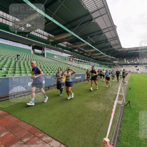 13.09.2026 - 21. swb-Marathon Bremen Michael Burmester http://msf.ph/oto/10299257 13.09.2026 10:36:30 Laufen im Stadion 10092, 10093, 10144, 10152, 10153, 10154, 10160, 10173, 10175, 10181, 10182, 10186, 10187, 10195, 10198, 10237, 10245, 10251, 10257, 10263, 10272, 10275, 10278, 10291, 10296, 10306, 10309, 10327, 10331, 10332, 10338, 10357, 10377, 10382, 10390, 10403, 10409, 10411, 10420, 10427, 10429, 10439, 10444, 10473, 10477, 10481, 10492, 10497, 10500, 10516, 10528, 10531, 10560, 10569, 10607, 10613, 10617, 10633, 10636, 10647, 10648, 10659, 10663, 10671, 10672, 10715 meine-sportfotos.de