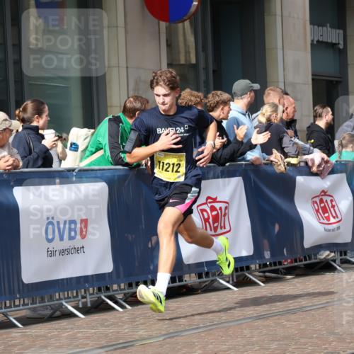 13.09.2026 - 21. swb-Marathon Bremen Strokosch-Dieckow http://msf.ph/oto/10299261 13.09.2026 10:46:59 Ziel 10189, 10310, 10319, 10744, 10807, 10898, 11187, 11269, 11462, 11650, 11651, 11814, 12048, 12195, 12298, 12415, 12470, 13528, 13545, 13589, 13613, 10289, 10445, 10504, 11060, 11199, 11212, 11344, 11608, 11661, 11783, 12364, 12375 meine-sportfotos.de
