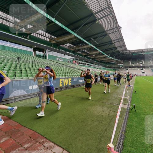 13.09.2026 - 21. swb-Marathon Bremen Michael Burmester http://msf.ph/oto/10299263 13.09.2026 10:36:30 Laufen im Stadion 10092, 10093, 10144, 10152, 10153, 10154, 10160, 10173, 10175, 10181, 10182, 10186, 10187, 10195, 10198, 10237, 10245, 10251, 10257, 10263, 10272, 10275, 10278, 10291, 10296, 10306, 10309, 10327, 10331, 10332, 10338, 10357, 10377, 10382, 10390, 10403, 10409, 10411, 10420, 10427, 10429, 10439, 10444, 10473, 10477, 10481, 10492, 10497, 10500, 10516, 10528, 10531, 10560, 10569, 10607, 10613, 10617, 10633, 10636, 10647, 10648, 10659, 10663, 10671, 10672, 10715 meine-sportfotos.de