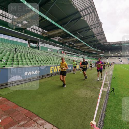 13.09.2026 - 21. swb-Marathon Bremen Michael Burmester http://msf.ph/oto/10299296 13.09.2026 10:36:37 Laufen im Stadion 10092, 10144, 10150, 10152, 10153, 10154, 10160, 10173, 10175, 10181, 10182, 10186, 10187, 10195, 10198, 10237, 10245, 10251, 10257, 10263, 10272, 10275, 10278, 10291, 10296, 10306, 10309, 10315, 10327, 10331, 10332, 10338, 10357, 10377, 10382, 10390, 10403, 10409, 10411, 10420, 10427, 10429, 10439, 10444, 10473, 10477, 10481, 10492, 10497, 10500, 10516, 10531, 10560, 10569, 10607, 10613, 10617, 10633, 10636, 10647, 10648, 10659, 10663, 10671, 10672, 10715 meine-sportfotos.de
