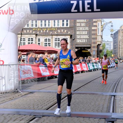 13.09.2026 - 21. swb-Marathon Bremen Tim E. http://msf.ph/oto/10299310 13.09.2026 10:38:26 Ziel 10302, 11142, 13551, 13553, 13559, 13584, 13587, 13636 meine-sportfotos.de