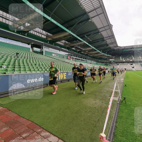 13.09.2026 - 21. swb-Marathon Bremen Michael Burmester http://msf.ph/oto/10299311 13.09.2026 10:36:41 Laufen im Stadion 10092, 10150, 10152, 10153, 10154, 10160, 10173, 10175, 10181, 10182, 10186, 10187, 10195, 10198, 10237, 10245, 10251, 10257, 10263, 10272, 10275, 10278, 10291, 10296, 10306, 10309, 10315, 10327, 10331, 10332, 10338, 10357, 10377, 10382, 10390, 10403, 10409, 10411, 10420, 10429, 10439, 10444, 10473, 10477, 10481, 10492, 10497, 10500, 10516, 10531, 10560, 10569, 10598, 10607, 10613, 10617, 10633, 10636, 10647, 10648, 10659, 10663, 10671, 10672, 10674, 10715 meine-sportfotos.de