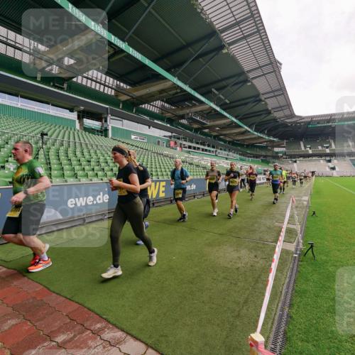 13.09.2026 - 21. swb-Marathon Bremen Michael Burmester http://msf.ph/oto/10299312 13.09.2026 10:36:42 Laufen im Stadion 10092, 10150, 10152, 10153, 10154, 10160, 10173, 10175, 10181, 10182, 10186, 10187, 10195, 10198, 10237, 10245, 10251, 10257, 10263, 10272, 10275, 10278, 10291, 10296, 10306, 10309, 10315, 10327, 10331, 10332, 10338, 10357, 10377, 10382, 10390, 10403, 10409, 10411, 10420, 10429, 10439, 10444, 10473, 10477, 10481, 10492, 10497, 10500, 10516, 10531, 10560, 10569, 10598, 10607, 10613, 10617, 10633, 10636, 10647, 10648, 10659, 10663, 10671, 10672, 10674 meine-sportfotos.de