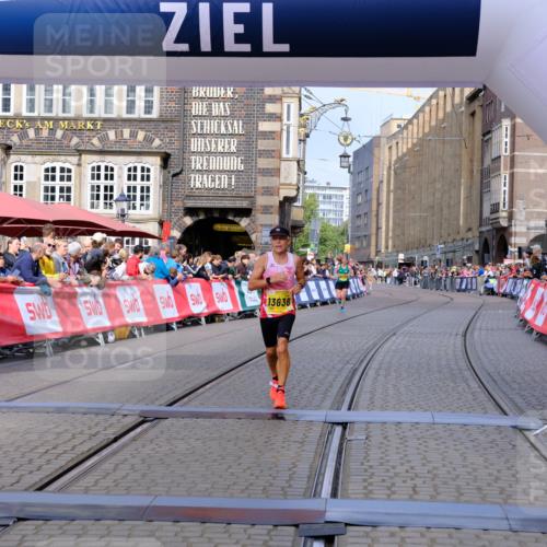 13.09.2026 - 21. swb-Marathon Bremen Tim E. http://msf.ph/oto/10299322 13.09.2026 10:38:28 Ziel 10302, 11142, 13551, 13553, 13559, 13584, 13587, 13636 meine-sportfotos.de