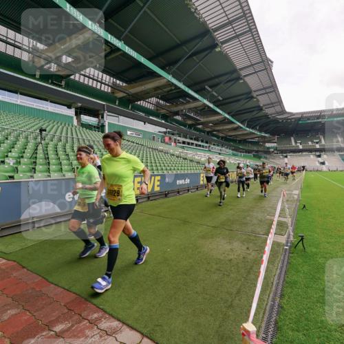 13.09.2026 - 21. swb-Marathon Bremen Michael Burmester http://msf.ph/oto/10299334 13.09.2026 10:36:47 Laufen im Stadion 10092, 10150, 10152, 10153, 10154, 10160, 10173, 10175, 10181, 10182, 10186, 10187, 10195, 10198, 10237, 10245, 10251, 10257, 10263, 10272, 10275, 10278, 10291, 10296, 10306, 10309, 10315, 10327, 10331, 10332, 10338, 10357, 10382, 10390, 10403, 10409, 10411, 10420, 10429, 10439, 10444, 10473, 10477, 10481, 10492, 10497, 10500, 10516, 10531, 10560, 10569, 10598, 10607, 10613, 10617, 10633, 10636, 10647, 10648, 10659, 10663, 10671, 10672, 10674 meine-sportfotos.de
