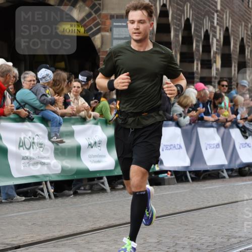 13.09.2026 - 21. swb-Marathon Bremen Strokosch-Dieckow http://msf.ph/oto/10299338 13.09.2026 12:46:29 Ziel 103, 1352, 2143, 8044, 238, 574, 841, 1391 meine-sportfotos.de