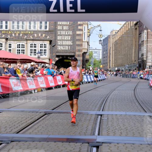 13.09.2026 - 21. swb-Marathon Bremen Tim E. http://msf.ph/oto/10299344 13.09.2026 10:38:28 Ziel 10302, 11142, 13551, 13553, 13559, 13584, 13587, 13636 meine-sportfotos.de