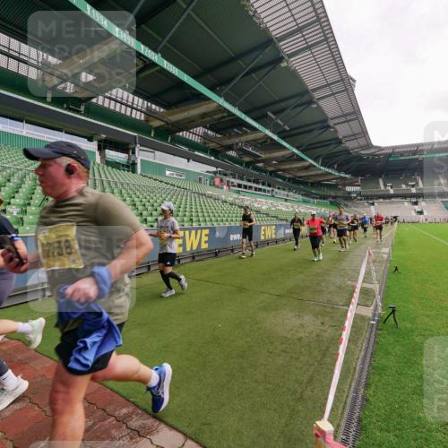 13.09.2026 - 21. swb-Marathon Bremen Michael Burmester http://msf.ph/oto/10299348 13.09.2026 10:36:51 Laufen im Stadion 10092, 10150, 10152, 10153, 10154, 10160, 10173, 10181, 10182, 10186, 10187, 10195, 10198, 10237, 10251, 10257, 10263, 10272, 10273, 10274, 10275, 10278, 10291, 10296, 10306, 10309, 10315, 10323, 10327, 10331, 10332, 10338, 10357, 10382, 10390, 10403, 10409, 10411, 10420, 10429, 10439, 10444, 10473, 10477, 10481, 10497, 10500, 10516, 10531, 10560, 10569, 10598, 10607, 10613, 10617, 10633, 10636, 10647, 10648, 10659, 10663, 10671, 10672, 10674 meine-sportfotos.de