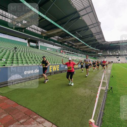 13.09.2026 - 21. swb-Marathon Bremen Michael Burmester http://msf.ph/oto/10299352 13.09.2026 10:36:53 Laufen im Stadion 10092, 10150, 10152, 10153, 10154, 10160, 10181, 10182, 10186, 10187, 10195, 10198, 10237, 10251, 10257, 10263, 10272, 10273, 10274, 10275, 10278, 10291, 10296, 10306, 10309, 10315, 10323, 10327, 10331, 10332, 10338, 10357, 10382, 10390, 10403, 10409, 10411, 10420, 10429, 10439, 10444, 10473, 10477, 10481, 10497, 10500, 10516, 10531, 10560, 10569, 10598, 10607, 10613, 10617, 10633, 10636, 10647, 10648, 10659, 10663, 10671, 10672, 10674 meine-sportfotos.de