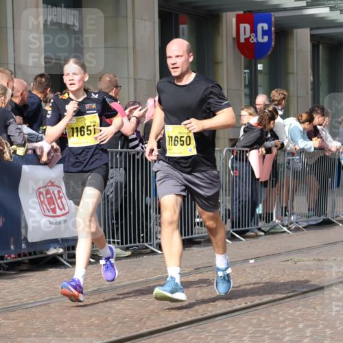 13.09.2026 - 21. swb-Marathon Bremen Strokosch-Dieckow http://msf.ph/oto/10299361 13.09.2026 10:47:06 Ziel 10189, 10223, 10270, 10310, 10319, 10807, 10873, 10898, 11130, 11187, 11269, 11462, 11469, 11646, 12048, 12195, 12296, 12298, 12318, 13521, 13528, 13545, 13589, 10289, 10445, 10504, 10744, 11060, 11199, 11212, 11344, 11608, 11650, 11651, 11661, 11783, 11814, 12364, 12375, 12415, 12470, 13613 meine-sportfotos.de