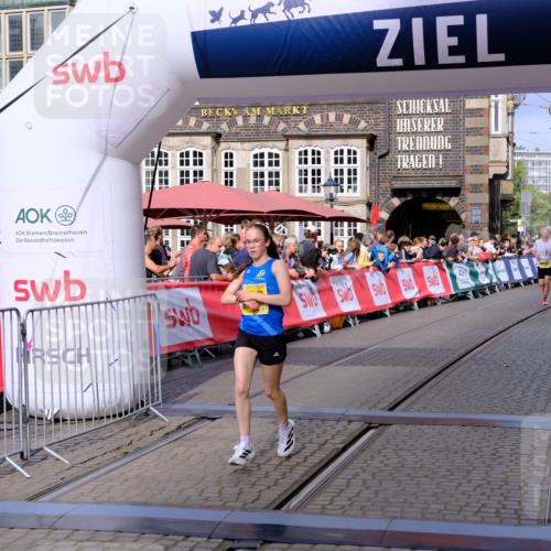 13.09.2026 - 21. swb-Marathon Bremen Tim E. http://msf.ph/oto/10299378 13.09.2026 10:38:45 Ziel 10441, 13507, 13539, 13553 meine-sportfotos.de