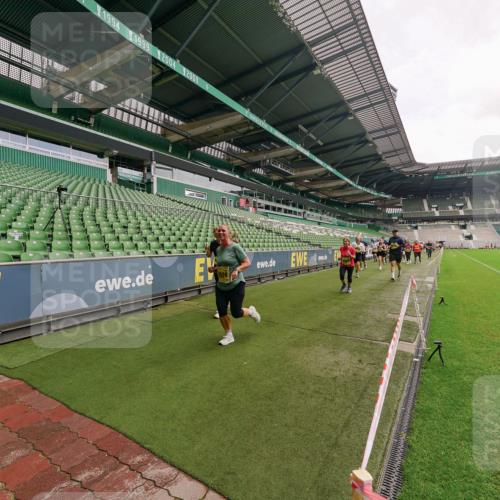 13.09.2026 - 21. swb-Marathon Bremen Michael Burmester http://msf.ph/oto/10299391 13.09.2026 10:37:04 Laufen im Stadion 10090, 10091, 10092, 10150, 10152, 10153, 10154, 10160, 10182, 10186, 10187, 10195, 10198, 10237, 10251, 10257, 10263, 10272, 10273, 10274, 10275, 10278, 10283, 10291, 10296, 10306, 10315, 10323, 10327, 10331, 10332, 10338, 10357, 10382, 10390, 10403, 10409, 10411, 10420, 10429, 10439, 10444, 10473, 10477, 10481, 10488, 10497, 10500, 10516, 10531, 10560, 10569, 10598, 10607, 10613, 10617, 10633, 10647, 10648, 10659, 10663, 10671, 10672, 10674 meine-sportfotos.de