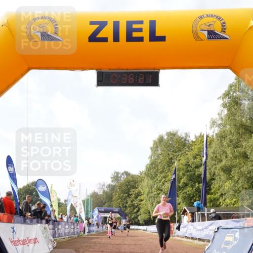 13.09.2026 - Airport Race Dennis Weichert http://msf.ph/oto/10299393 13.09.2026 10:36:54 Ziel 5110, 5227, 5228, 5252, 5445 meine-sportfotos.de