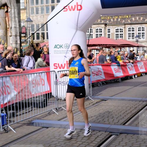 13.09.2026 - 21. swb-Marathon Bremen Tim E. http://msf.ph/oto/10299398 13.09.2026 10:38:46 Ziel 10441, 13507, 13539, 13553 meine-sportfotos.de