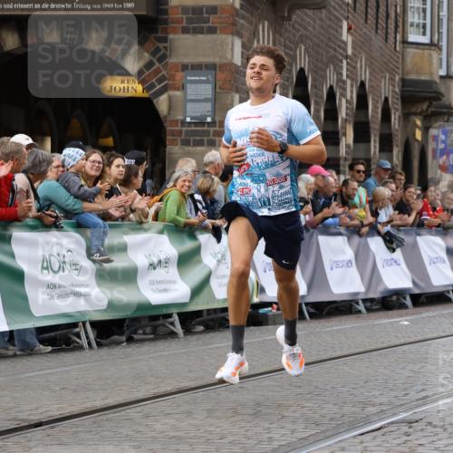 13.09.2026 - 21. swb-Marathon Bremen Strokosch-Dieckow http://msf.ph/oto/10299408 13.09.2026 12:46:35 Ziel 103, 1352, 8044, 238, 574, 841, 1391 meine-sportfotos.de