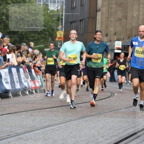 13.09.2026 - 21. swb-Marathon Bremen Strokosch-Dieckow http://msf.ph/oto/10299412 13.09.2026 10:50:22 Ziel 10452, 10508, 10593, 10876, 10966, 11005, 11035, 11128, 11415, 12240, 12380, 12510, 10233, 10525, 10840, 11220, 11276, 11622, 11664, 11680, 11742, 11774, 12078, 12309, 12447 meine-sportfotos.de