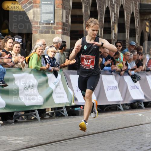 13.09.2026 - 21. swb-Marathon Bremen Strokosch-Dieckow http://msf.ph/oto/10299416 13.09.2026 12:46:38 Ziel 103, 1352, 1525, 8044, 574, 841 meine-sportfotos.de