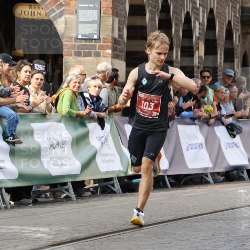 13.09.2026 - 21. swb-Marathon Bremen Strokosch-Dieckow http://msf.ph/oto/10299422 13.09.2026 12:46:38 Ziel 103, 1352, 1525, 8044, 574, 841 meine-sportfotos.de