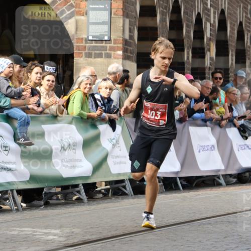 13.09.2026 - 21. swb-Marathon Bremen Strokosch-Dieckow http://msf.ph/oto/10299428 13.09.2026 12:46:38 Ziel 103, 1352, 1525, 8044, 574, 841 meine-sportfotos.de