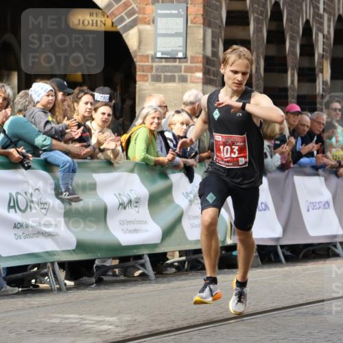 13.09.2026 - 21. swb-Marathon Bremen Strokosch-Dieckow http://msf.ph/oto/10299443 13.09.2026 12:46:38 Ziel 103, 1352, 1525, 8044, 574, 841 meine-sportfotos.de