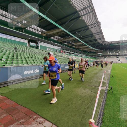 13.09.2026 - 21. swb-Marathon Bremen Michael Burmester http://msf.ph/oto/10299446 13.09.2026 10:37:23 Laufen im Stadion 10090, 10091, 10092, 10150, 10153, 10154, 10160, 10186, 10187, 10190, 10198, 10237, 10251, 10257, 10263, 10272, 10273, 10274, 10275, 10278, 10283, 10291, 10296, 10305, 10315, 10323, 10327, 10331, 10332, 10338, 10370, 10375, 10376, 10382, 10390, 10403, 10411, 10420, 10429, 10432, 10439, 10444, 10465, 10481, 10488, 10497, 10500, 10516, 10531, 10560, 10569, 10598, 10607, 10613, 10633, 10647, 10648, 10654, 10659, 10663, 10674, 10823 meine-sportfotos.de