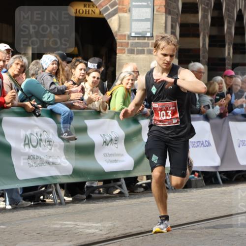 13.09.2026 - 21. swb-Marathon Bremen Strokosch-Dieckow http://msf.ph/oto/10299462 13.09.2026 12:46:38 Ziel 103, 1352, 1525, 8044, 574, 841 meine-sportfotos.de