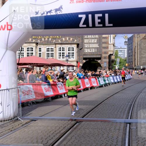13.09.2026 - 21. swb-Marathon Bremen Tim E. http://msf.ph/oto/10299470 13.09.2026 10:38:53 Ziel 10441, 12370, 13507, 13539 meine-sportfotos.de