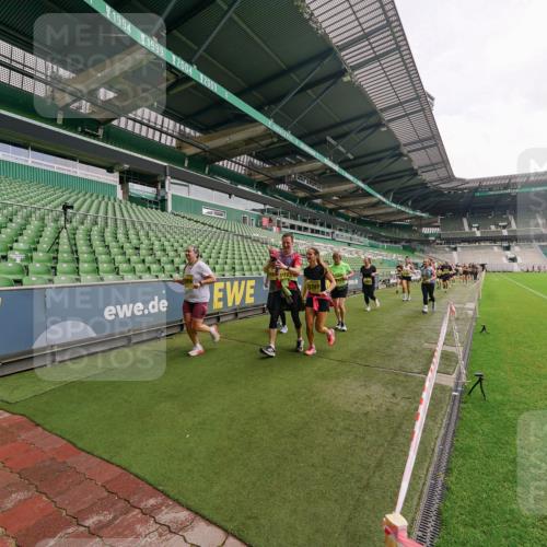 13.09.2026 - 21. swb-Marathon Bremen Michael Burmester http://msf.ph/oto/10299472 13.09.2026 10:37:32 Laufen im Stadion 10090, 10091, 10092, 10150, 10153, 10154, 10160, 10186, 10187, 10190, 10198, 10205, 10237, 10251, 10257, 10272, 10273, 10274, 10275, 10278, 10283, 10291, 10296, 10305, 10315, 10323, 10327, 10331, 10332, 10338, 10370, 10375, 10376, 10382, 10390, 10403, 10411, 10420, 10429, 10432, 10444, 10465, 10488, 10497, 10500, 10516, 10531, 10560, 10569, 10598, 10607, 10613, 10633, 10647, 10648, 10654, 10659, 10663, 10674, 10802, 10823 meine-sportfotos.de