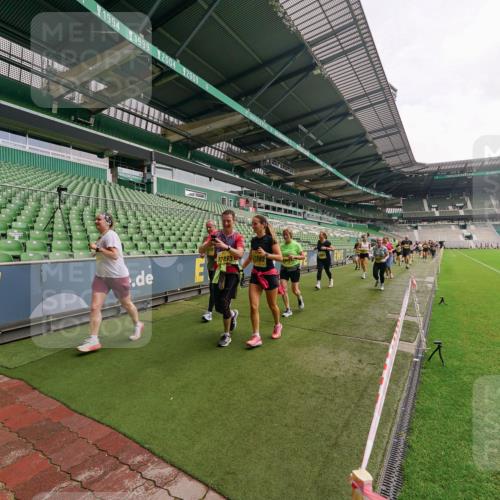 13.09.2026 - 21. swb-Marathon Bremen Michael Burmester http://msf.ph/oto/10299474 13.09.2026 10:37:32 Laufen im Stadion 10090, 10091, 10092, 10150, 10153, 10154, 10160, 10186, 10187, 10190, 10198, 10205, 10237, 10251, 10257, 10272, 10273, 10274, 10275, 10278, 10283, 10291, 10296, 10305, 10315, 10323, 10327, 10331, 10332, 10338, 10370, 10375, 10376, 10382, 10390, 10403, 10411, 10420, 10429, 10432, 10444, 10465, 10488, 10497, 10500, 10516, 10531, 10560, 10569, 10598, 10607, 10613, 10633, 10647, 10648, 10654, 10659, 10663, 10674, 10802, 10823 meine-sportfotos.de