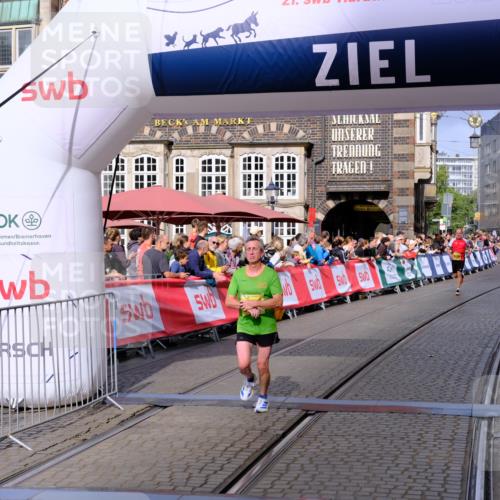 13.09.2026 - 21. swb-Marathon Bremen Tim E. http://msf.ph/oto/10299483 13.09.2026 10:38:53 Ziel 10441, 12370, 13507, 13539 meine-sportfotos.de