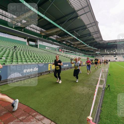 13.09.2026 - 21. swb-Marathon Bremen Michael Burmester http://msf.ph/oto/10299485 13.09.2026 10:37:34 Laufen im Stadion 10090, 10091, 10092, 10150, 10153, 10154, 10160, 10186, 10187, 10190, 10198, 10205, 10237, 10251, 10257, 10272, 10273, 10274, 10275, 10278, 10283, 10291, 10296, 10305, 10315, 10323, 10327, 10331, 10332, 10338, 10370, 10375, 10376, 10382, 10390, 10403, 10411, 10420, 10429, 10432, 10444, 10465, 10488, 10497, 10500, 10516, 10531, 10560, 10569, 10598, 10607, 10613, 10633, 10647, 10648, 10654, 10659, 10663, 10674, 10695, 10802, 10823 meine-sportfotos.de