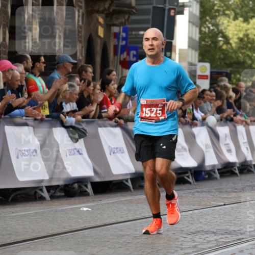 13.09.2026 - 21. swb-Marathon Bremen Strokosch-Dieckow http://msf.ph/oto/10299490 13.09.2026 12:46:52 Ziel 238, 841, 1253, 1391, 1525, 649 meine-sportfotos.de