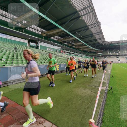13.09.2026 - 21. swb-Marathon Bremen Michael Burmester http://msf.ph/oto/10299509 13.09.2026 10:37:41 Laufen im Stadion 10090, 10091, 10092, 10150, 10153, 10154, 10160, 10168, 10186, 10190, 10198, 10205, 10237, 10251, 10257, 10273, 10274, 10278, 10283, 10296, 10305, 10315, 10323, 10327, 10331, 10332, 10338, 10370, 10375, 10376, 10382, 10390, 10403, 10411, 10429, 10432, 10444, 10465, 10488, 10497, 10500, 10516, 10531, 10569, 10598, 10607, 10613, 10633, 10645, 10647, 10648, 10654, 10659, 10661, 10663, 10674, 10681, 10682, 10695, 10697, 10802, 10823 meine-sportfotos.de