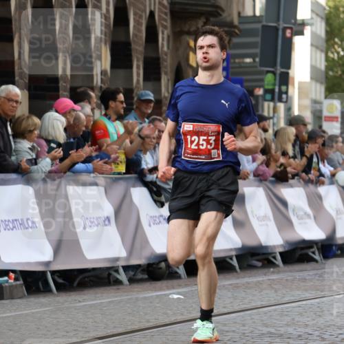 13.09.2026 - 21. swb-Marathon Bremen Strokosch-Dieckow http://msf.ph/oto/10299526 13.09.2026 12:46:55 Ziel 238, 574, 841, 1253, 1391, 1525, 649, 7741 meine-sportfotos.de