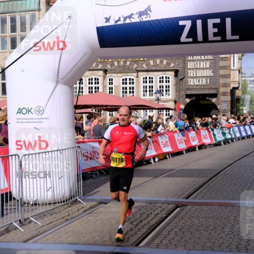 13.09.2026 - 21. swb-Marathon Bremen Tim E. http://msf.ph/oto/10299527 13.09.2026 10:38:58 Ziel 10441, 12370, 13539 meine-sportfotos.de