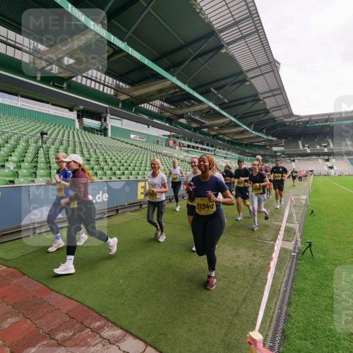 13.09.2026 - 21. swb-Marathon Bremen Michael Burmester http://msf.ph/oto/10299532 13.09.2026 10:37:45 Laufen im Stadion 10090, 10091, 10092, 10150, 10153, 10154, 10168, 10186, 10190, 10198, 10205, 10237, 10257, 10273, 10274, 10278, 10283, 10296, 10305, 10315, 10323, 10327, 10331, 10332, 10338, 10370, 10375, 10376, 10390, 10403, 10411, 10429, 10432, 10444, 10465, 10488, 10497, 10500, 10516, 10526, 10531, 10569, 10598, 10613, 10633, 10645, 10647, 10648, 10654, 10659, 10661, 10663, 10674, 10681, 10682, 10695, 10697, 10802, 10823 meine-sportfotos.de