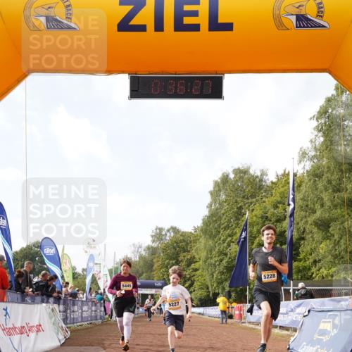 13.09.2026 - Airport Race Dennis Weichert http://msf.ph/oto/10299534 13.09.2026 10:37:01 Ziel 4127, 5227, 5228, 5244, 5252, 5445 meine-sportfotos.de