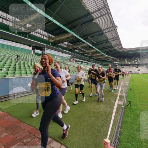 13.09.2026 - 21. swb-Marathon Bremen Michael Burmester http://msf.ph/oto/10299535 13.09.2026 10:37:45 Laufen im Stadion 10090, 10091, 10092, 10150, 10153, 10154, 10168, 10186, 10190, 10198, 10205, 10237, 10257, 10273, 10274, 10278, 10283, 10296, 10305, 10315, 10323, 10327, 10331, 10332, 10338, 10370, 10375, 10376, 10390, 10403, 10411, 10429, 10432, 10444, 10465, 10488, 10497, 10500, 10516, 10526, 10531, 10569, 10598, 10613, 10633, 10645, 10647, 10648, 10654, 10659, 10661, 10663, 10674, 10681, 10682, 10695, 10697, 10802, 10823 meine-sportfotos.de
