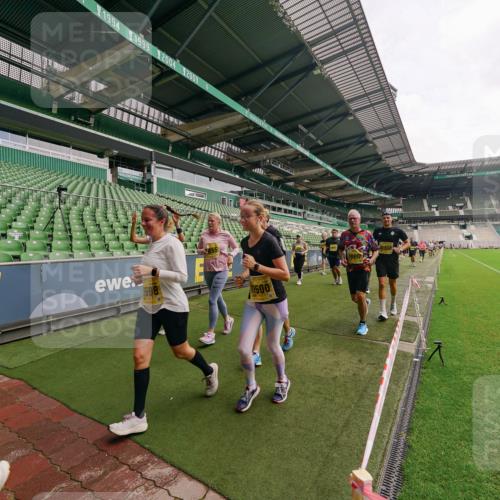 13.09.2026 - 21. swb-Marathon Bremen Michael Burmester http://msf.ph/oto/10299538 13.09.2026 10:37:46 Laufen im Stadion 10090, 10091, 10092, 10150, 10153, 10154, 10168, 10186, 10190, 10198, 10205, 10237, 10257, 10273, 10274, 10278, 10283, 10296, 10305, 10315, 10323, 10327, 10331, 10332, 10338, 10370, 10375, 10376, 10390, 10403, 10411, 10429, 10432, 10444, 10465, 10488, 10497, 10500, 10516, 10526, 10531, 10569, 10598, 10613, 10633, 10645, 10647, 10648, 10654, 10659, 10661, 10663, 10674, 10681, 10682, 10695, 10697, 10802, 10823 meine-sportfotos.de