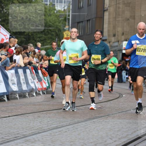 13.09.2026 - 21. swb-Marathon Bremen Strokosch-Dieckow http://msf.ph/oto/10299540 13.09.2026 10:50:23 Ziel 10452, 10593, 10876, 10966, 11005, 11035, 11111, 11128, 11415, 12240, 12380, 12510, 10233, 10525, 10840, 11220, 11276, 11622, 11664, 11742, 11774, 12078, 12309, 12447 meine-sportfotos.de