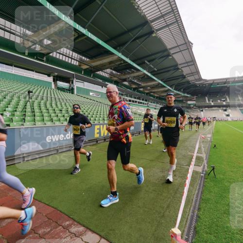 13.09.2026 - 21. swb-Marathon Bremen Michael Burmester http://msf.ph/oto/10299547 13.09.2026 10:37:47 Laufen im Stadion 10090, 10091, 10092, 10150, 10153, 10154, 10168, 10186, 10188, 10190, 10198, 10205, 10237, 10257, 10273, 10274, 10278, 10283, 10296, 10305, 10315, 10323, 10327, 10331, 10332, 10338, 10370, 10375, 10376, 10390, 10403, 10411, 10429, 10432, 10444, 10465, 10488, 10497, 10500, 10516, 10526, 10531, 10569, 10598, 10613, 10633, 10645, 10647, 10648, 10654, 10659, 10661, 10663, 10674, 10681, 10682, 10695, 10697, 10802, 10823 meine-sportfotos.de