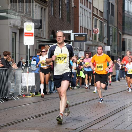 13.09.2026 - 21. swb-Marathon Bremen Strokosch-Dieckow http://msf.ph/oto/10299559 13.09.2026 10:47:16 Ziel 10172, 10189, 10210, 10223, 10270, 10310, 10393, 10594, 10807, 10860, 10873, 10898, 11130, 11269, 11469, 11646, 11809, 11894, 12077, 12195, 12296, 12318, 12547, 13521, 10289, 10319, 10744, 11060, 11187, 11199, 11212, 11344, 11462, 11608, 11650, 11651, 11783, 11814, 12048, 12298, 12415, 12470, 13528, 13545, 13589, 13613 meine-sportfotos.de