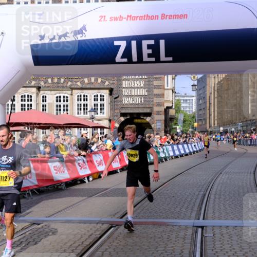 13.09.2026 - 21. swb-Marathon Bremen Tim E. http://msf.ph/oto/10299587 13.09.2026 10:39:08 Ziel 10782, 10926, 11127, 11338, 12370 meine-sportfotos.de