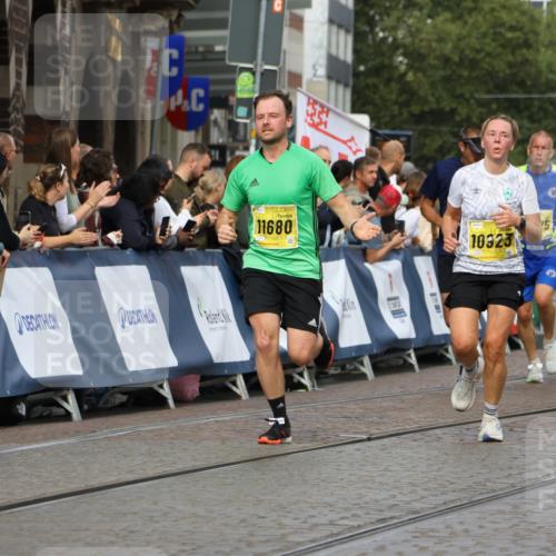 13.09.2026 - 21. swb-Marathon Bremen Strokosch-Dieckow http://msf.ph/oto/10299613 13.09.2026 10:50:30 Ziel 10170, 10452, 10876, 11111, 11128, 11178, 11415, 11497, 11499, 12240, 12269, 12510, 10267, 10764, 11220, 11276, 11664, 11753, 11774, 12052, 12309, 12488, 13544 meine-sportfotos.de