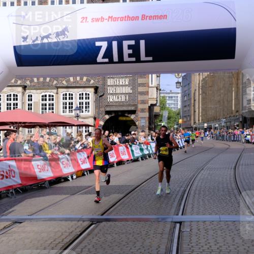 13.09.2026 - 21. swb-Marathon Bremen Tim E. http://msf.ph/oto/10299627 13.09.2026 10:39:14 Ziel 10782, 10926, 11127, 11338, 12003 meine-sportfotos.de