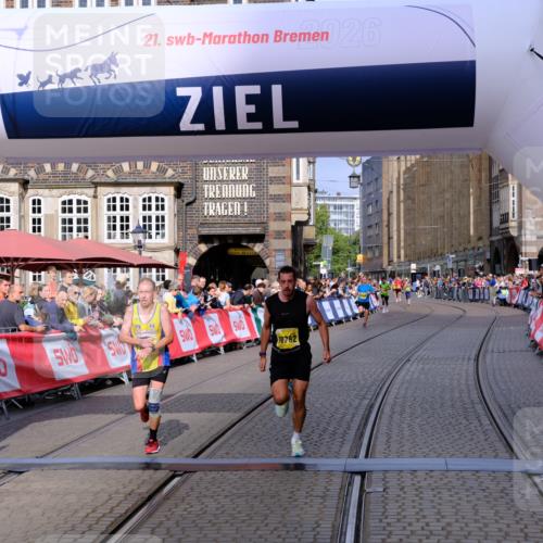 13.09.2026 - 21. swb-Marathon Bremen Tim E. http://msf.ph/oto/10299636 13.09.2026 10:39:15 Ziel 10782, 10926, 11127, 11338, 12003 meine-sportfotos.de