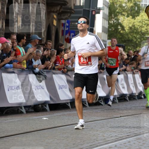 13.09.2026 - 21. swb-Marathon Bremen Strokosch-Dieckow http://msf.ph/oto/10299639 13.09.2026 12:47:05 Ziel 238, 574, 841, 1391, 7741 meine-sportfotos.de